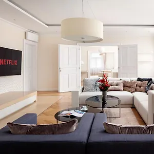 Revolucni Old Town Apartment
