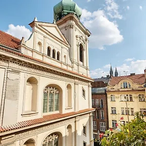 Old Town & Parking Assistance Homestay
