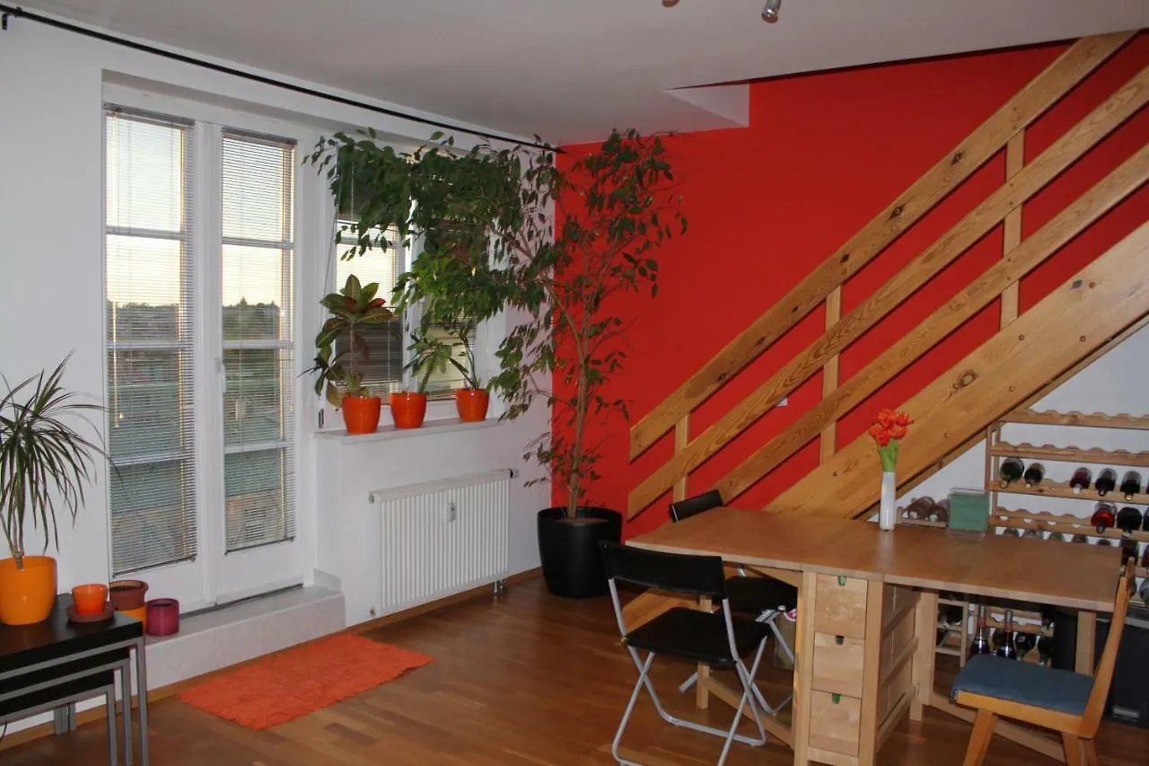 Sunny Two-Story Apartment Kyje Prague
